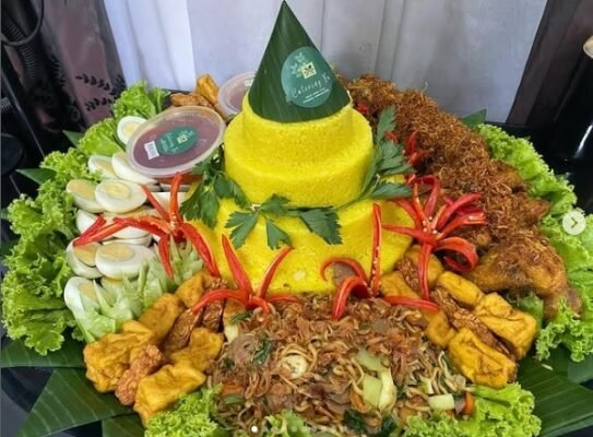 Nasi Tumpeng